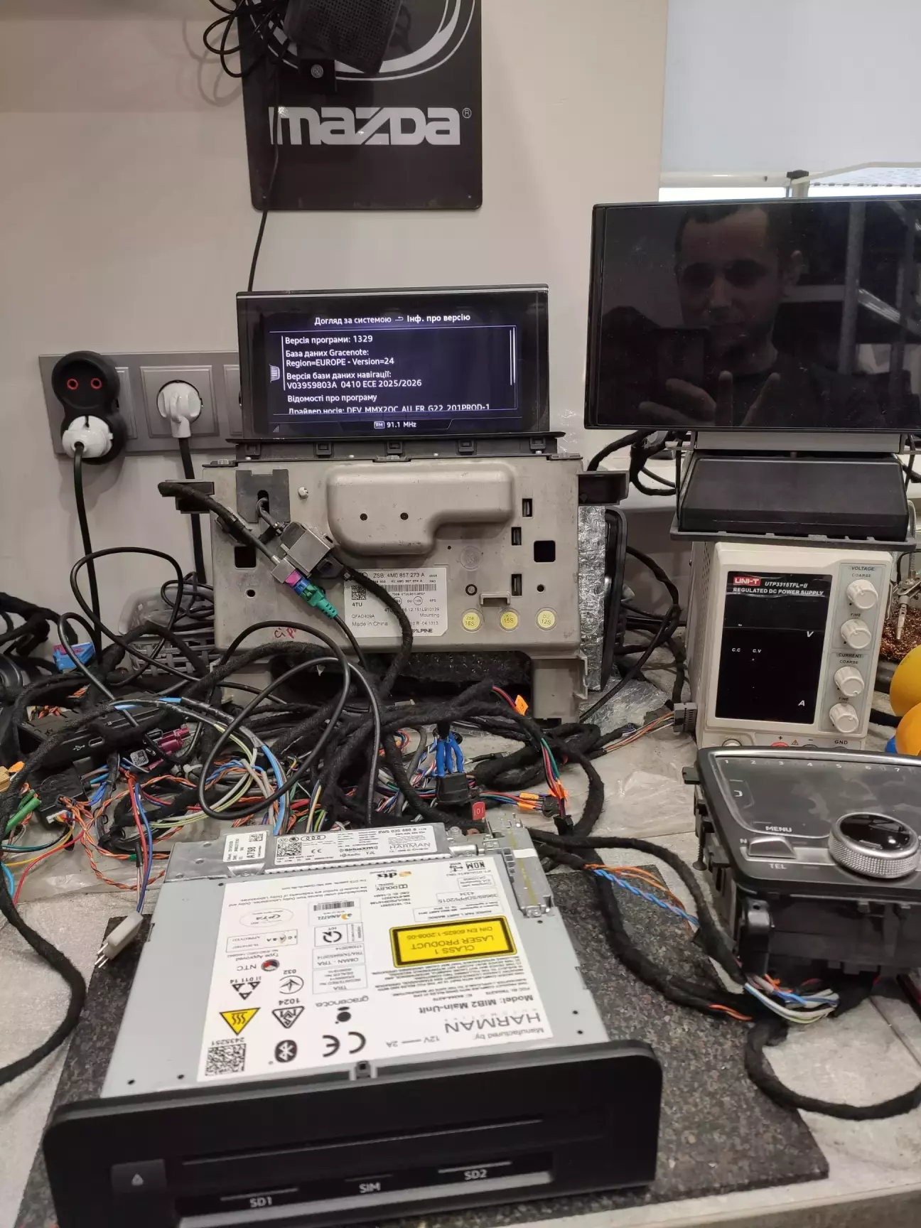 AUDI MIB2 ремонт та прошивка у EU (мова, навігація, парні хвилі радіо)