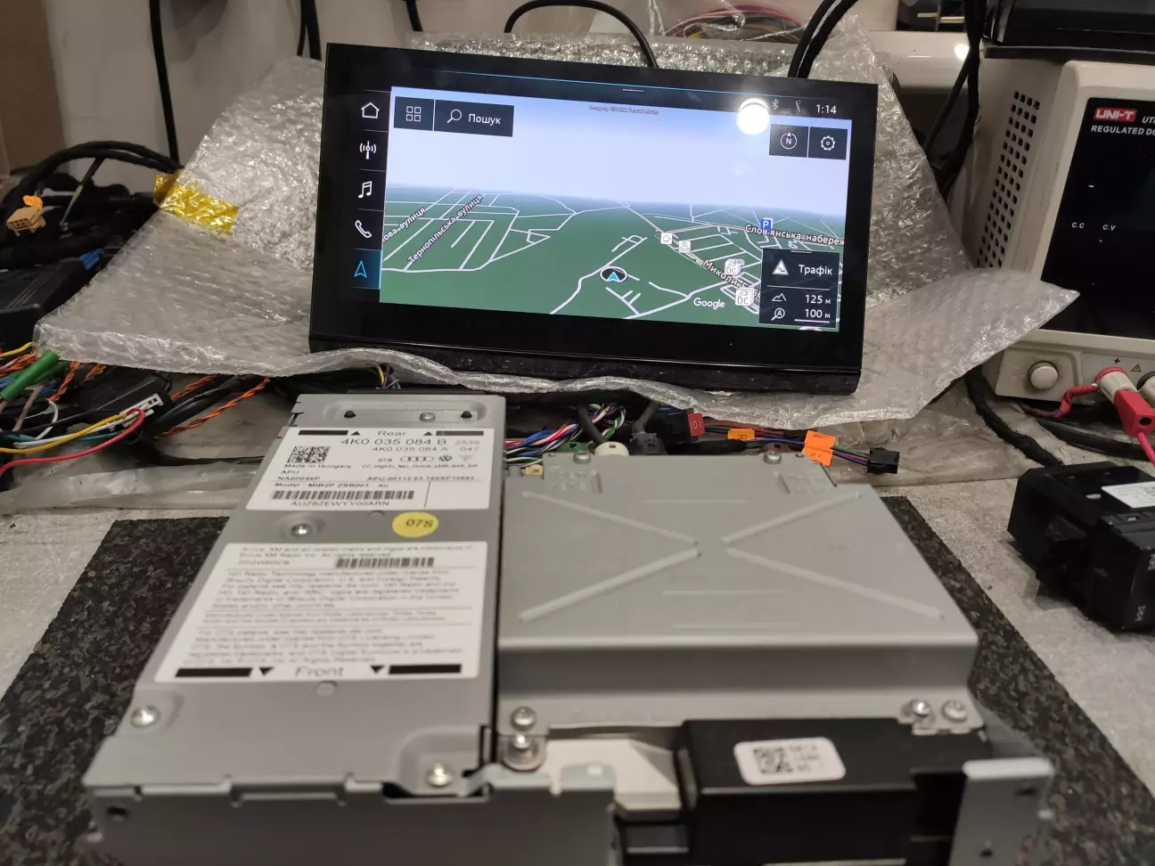 AUDI MH2P ремонт та прошивка у EU (мова, навігація, парні хвилі радіо)