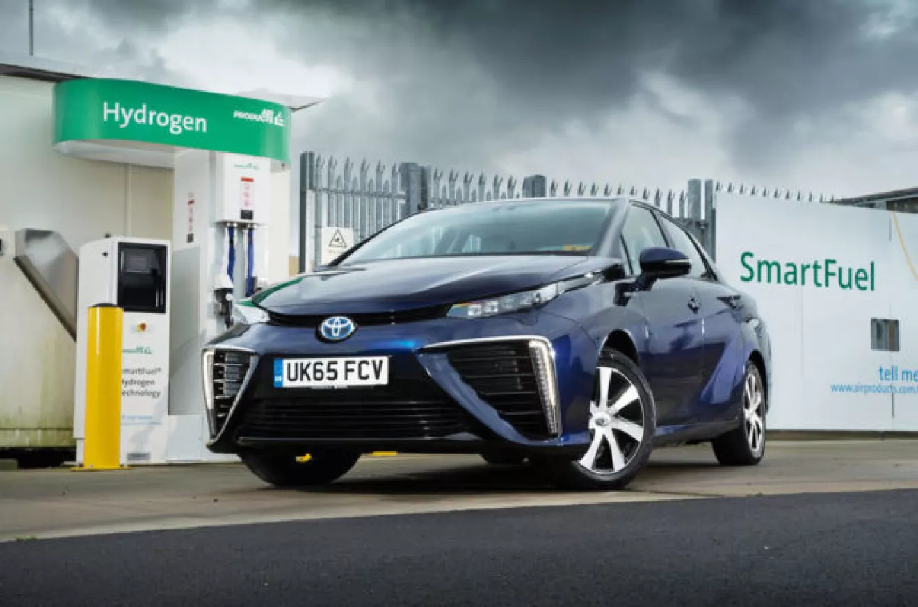 Toyota™ Mirai — объявлено серийное производство авто на водородном  двигателе | DRIVER.TOP - Українська спільнота водіїв та автомобілів.