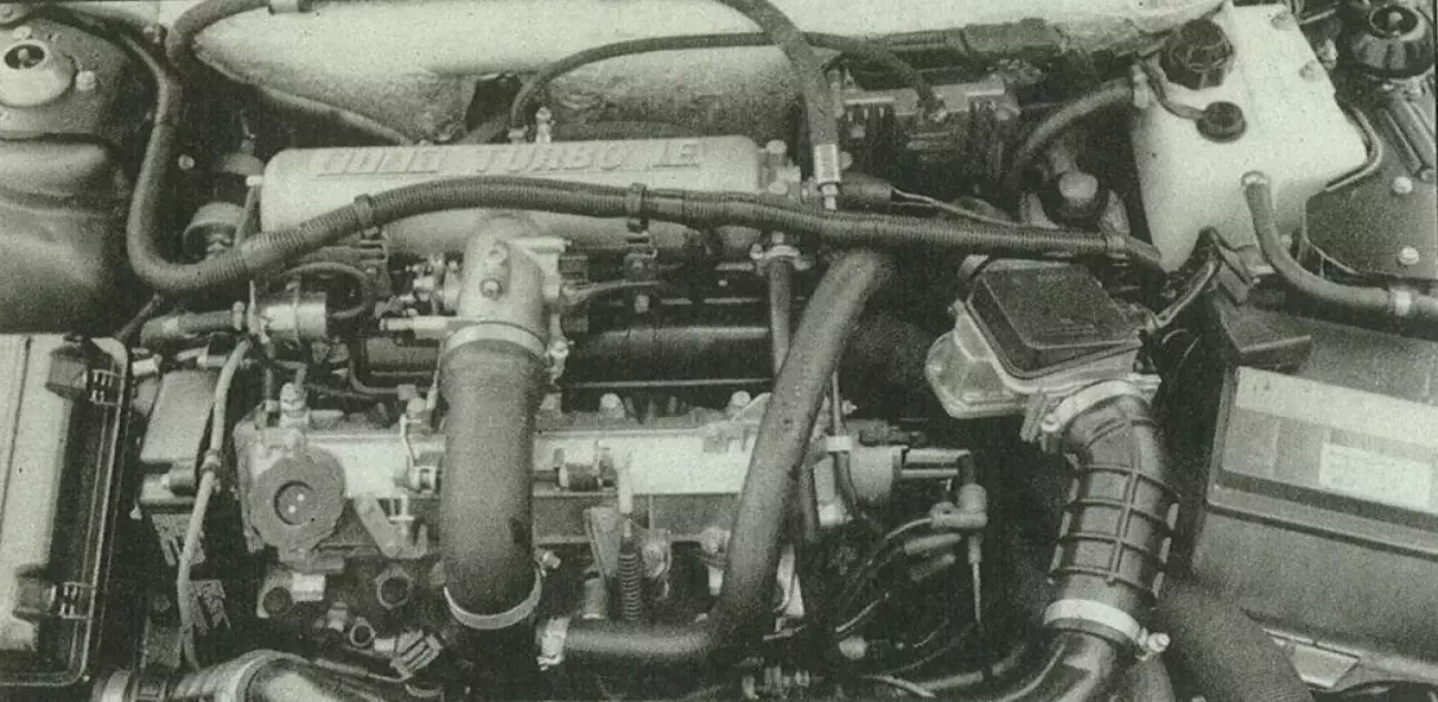 1,3-литровый турбомотор убеждает мягким, ранним включением наддува и любовью к оборотам