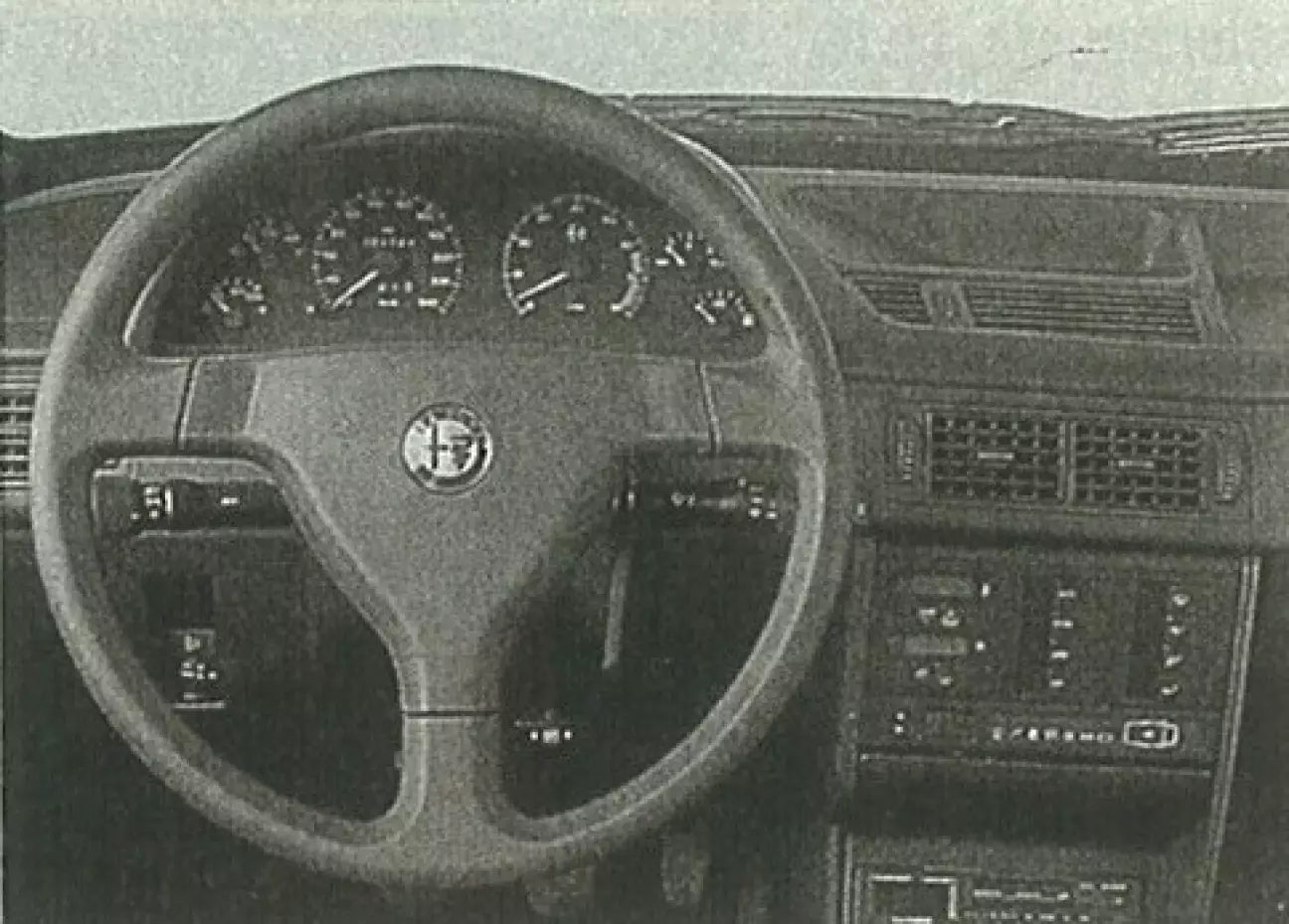 Уже стилизованные приборы характеризуют салон Twin Spark