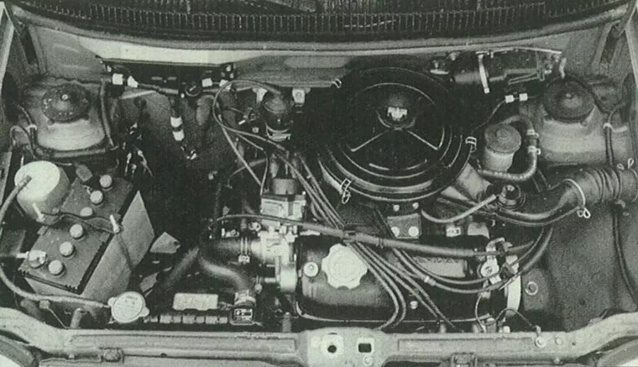 Четырехцилиндровый двигатель становится шумным на высоких оборотах