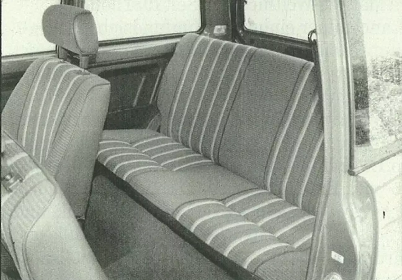 Задние сиденья подходят только для детей