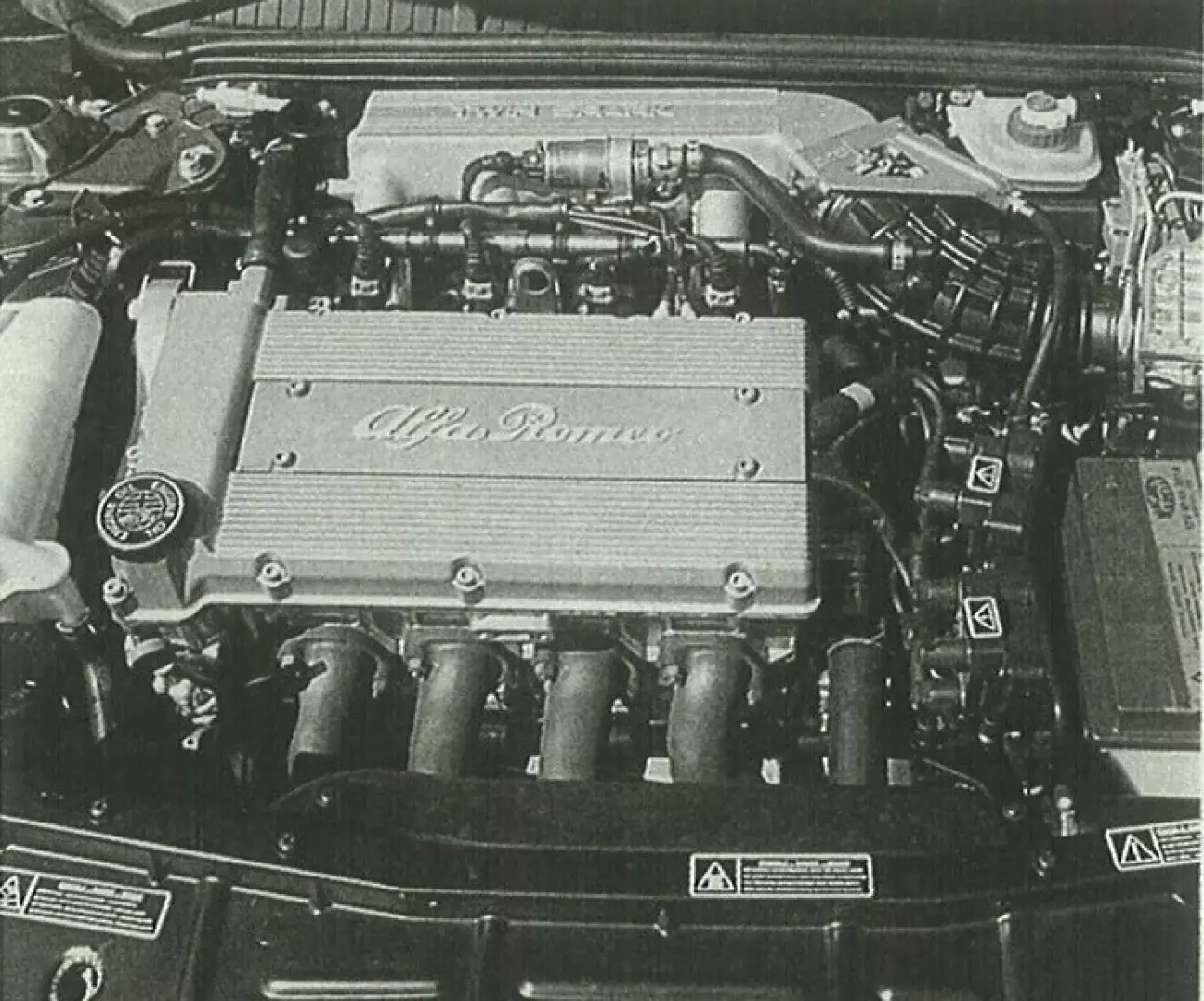 Классический четырехцилиндровый двигатель Alfa установлен поперечно спереди