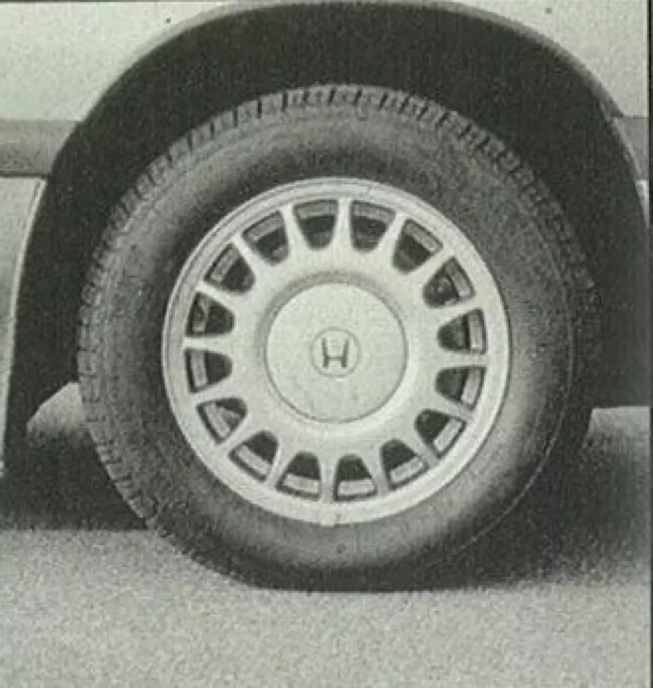 Удачный дизайн: легкосплавный диск Honda Legend.