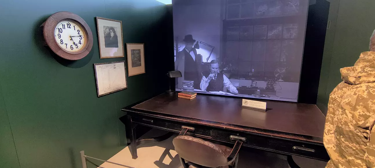 Засновниками компанії Volvo є Ассар Габріельссон та Густаф Ларсон, які створили її у 1927 році.