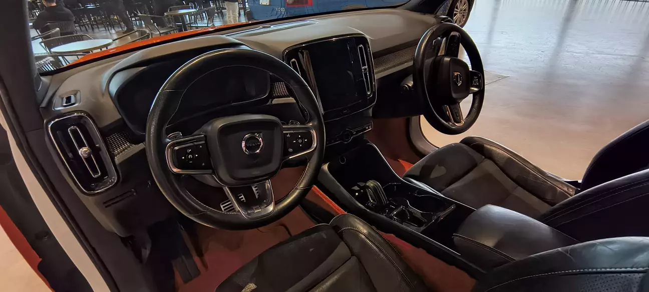 Тут я щось не памятаю призначення цієї машини.. Два керма... 🤔