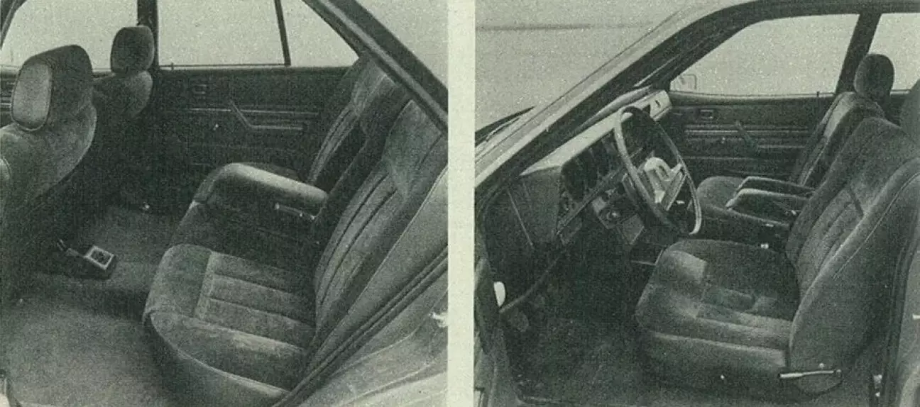 Огромный запас пространства для коленей в задней части салона. Удобные передние сиденья.