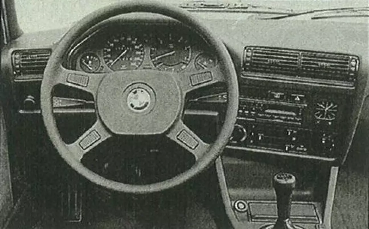 Тахометр входит в серийное оснащение 324td. Общее впечатление от комбинации приборов: образцовое.