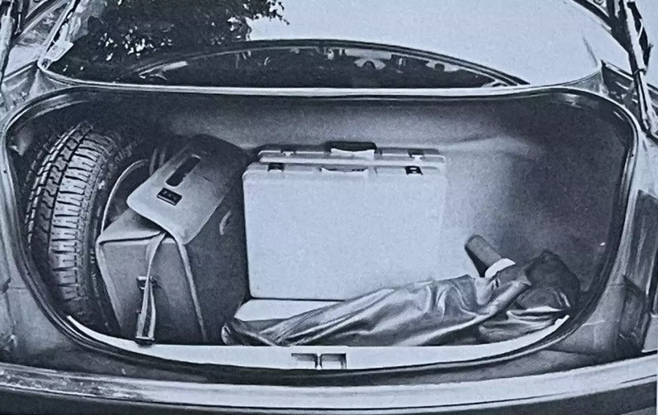 Стоит ли рассматривать этот «багажник» как большой задний перчаточный ящик?