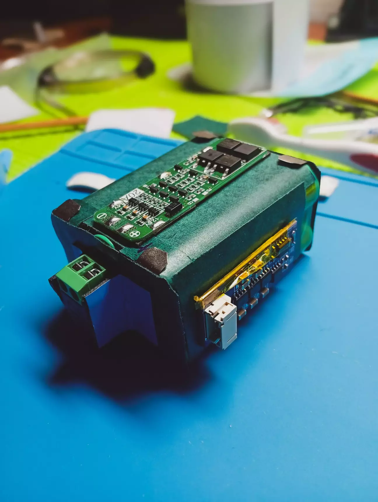 Також встановив окремий активний балансир, з ним буде веселіше, а тим більш банки старенькі