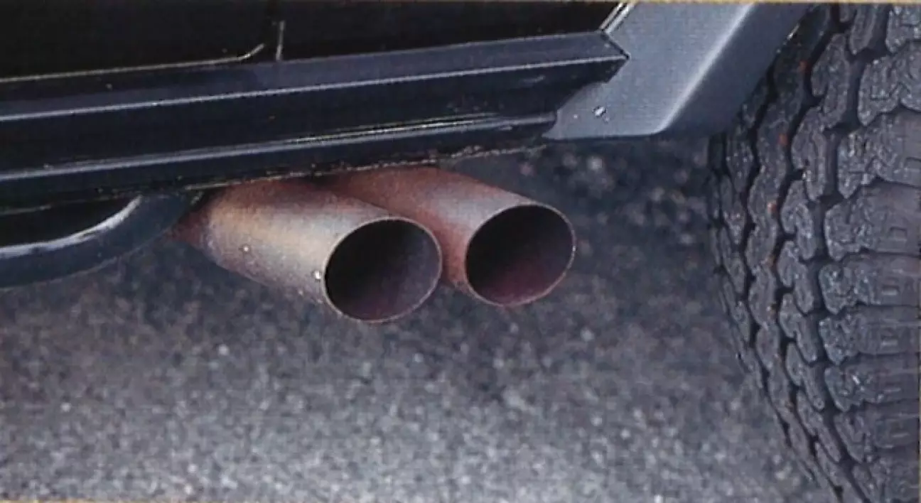 С боковым выхлопом турбированная «шестерка» звучит как американский V8.