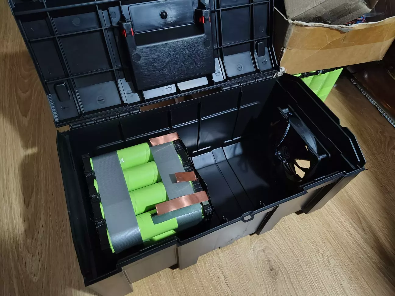 Приміряю як воно буде,кулер один на вдув інший на видув