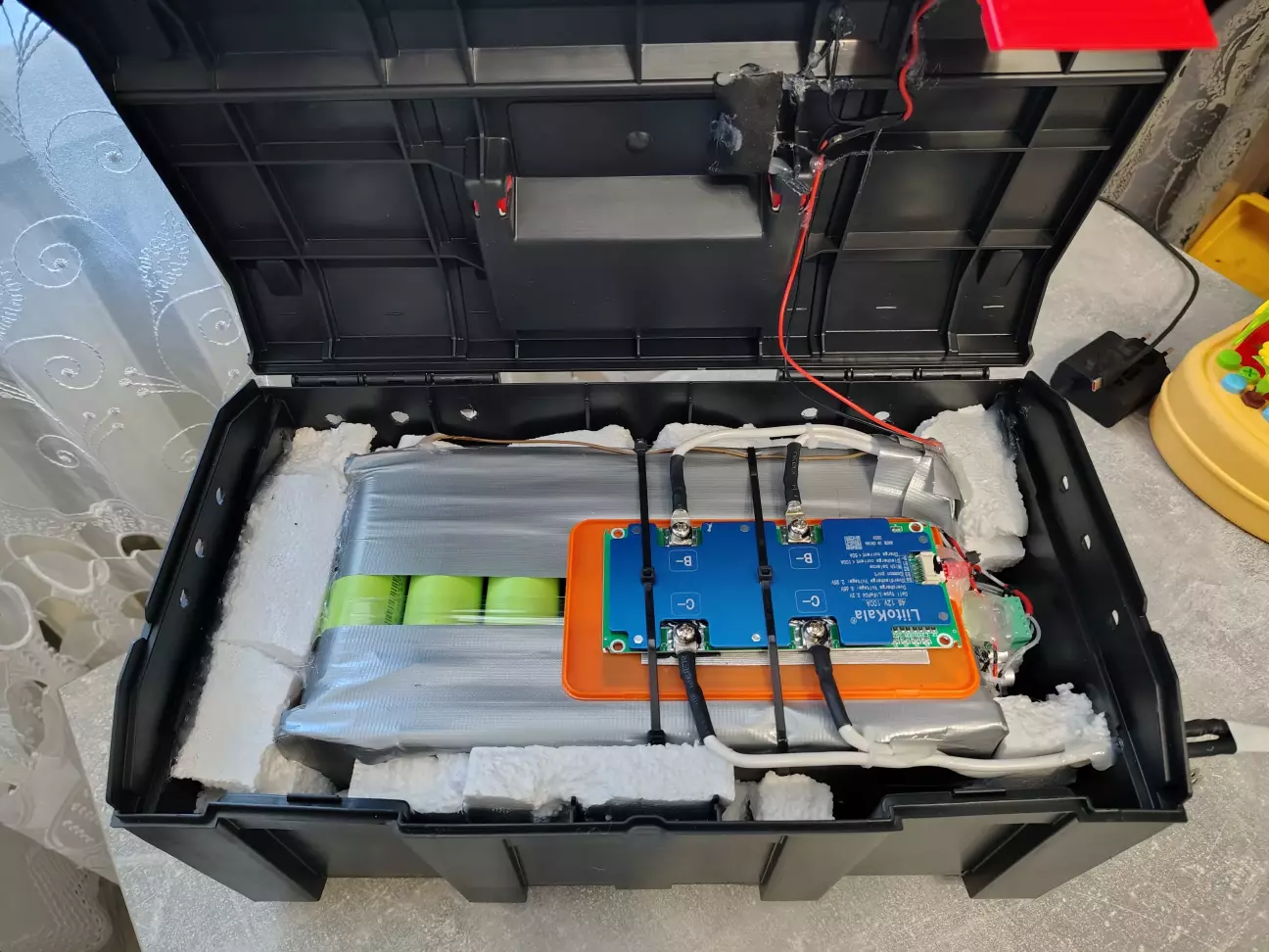 Ящик такий же як попередній,класний дуже,міцний і недорогий