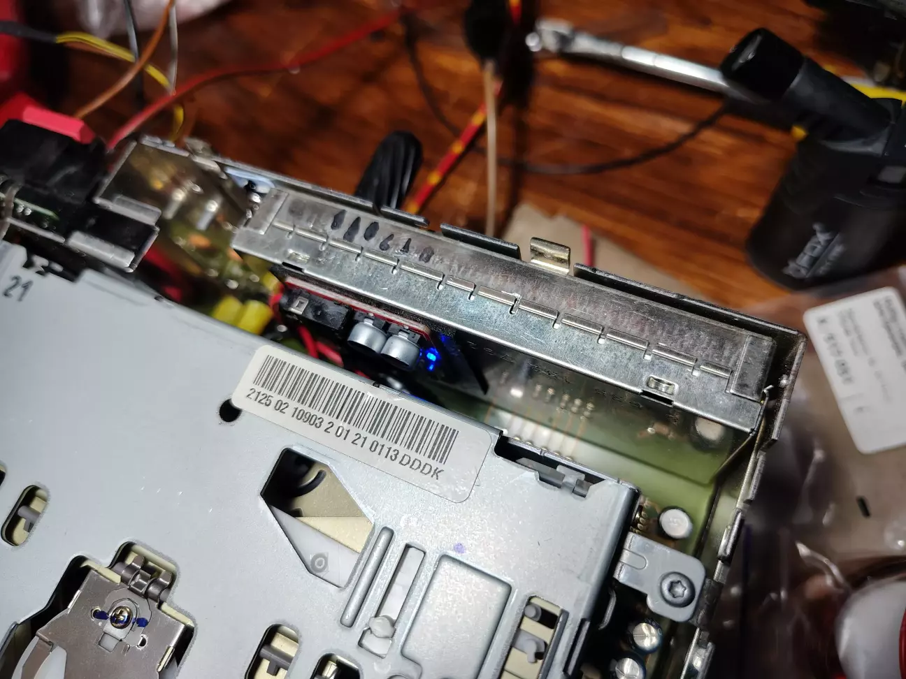 Модуль блютуз на двосторонньому скотчі