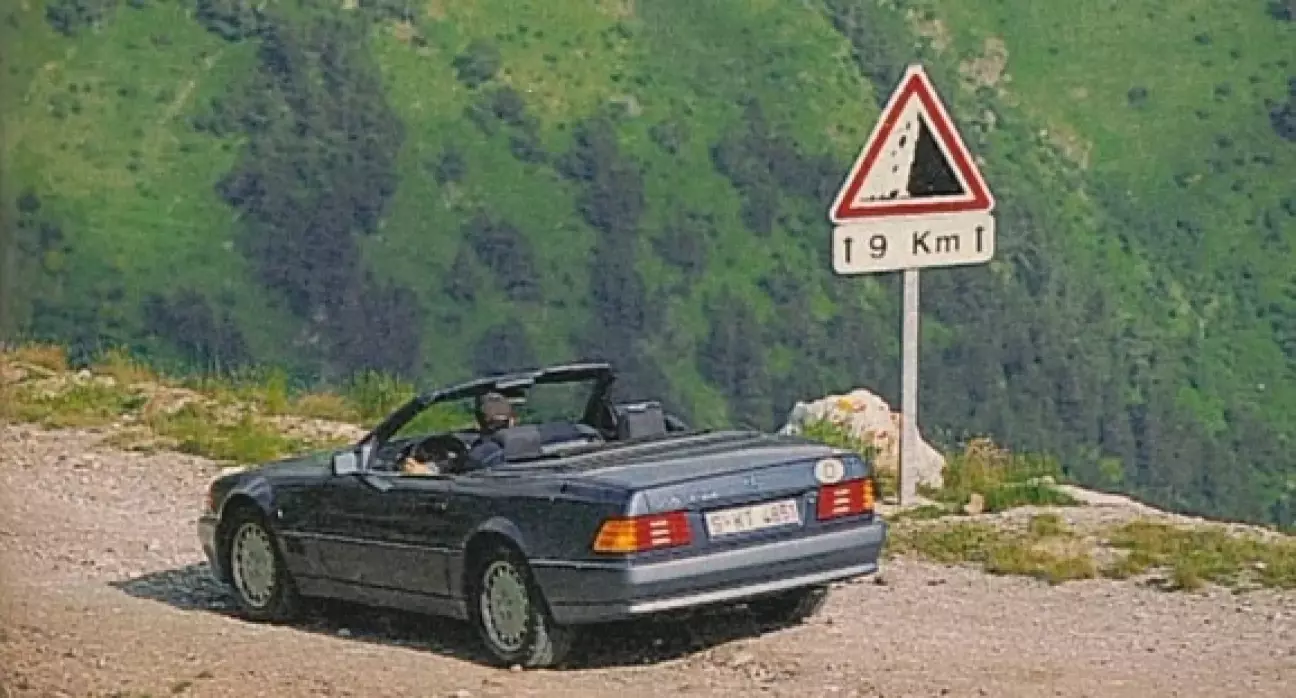 С проблемами к финишу: Mercedes 300 SL-24 покорил своей концепцией, но разочаровал качеством сборки.