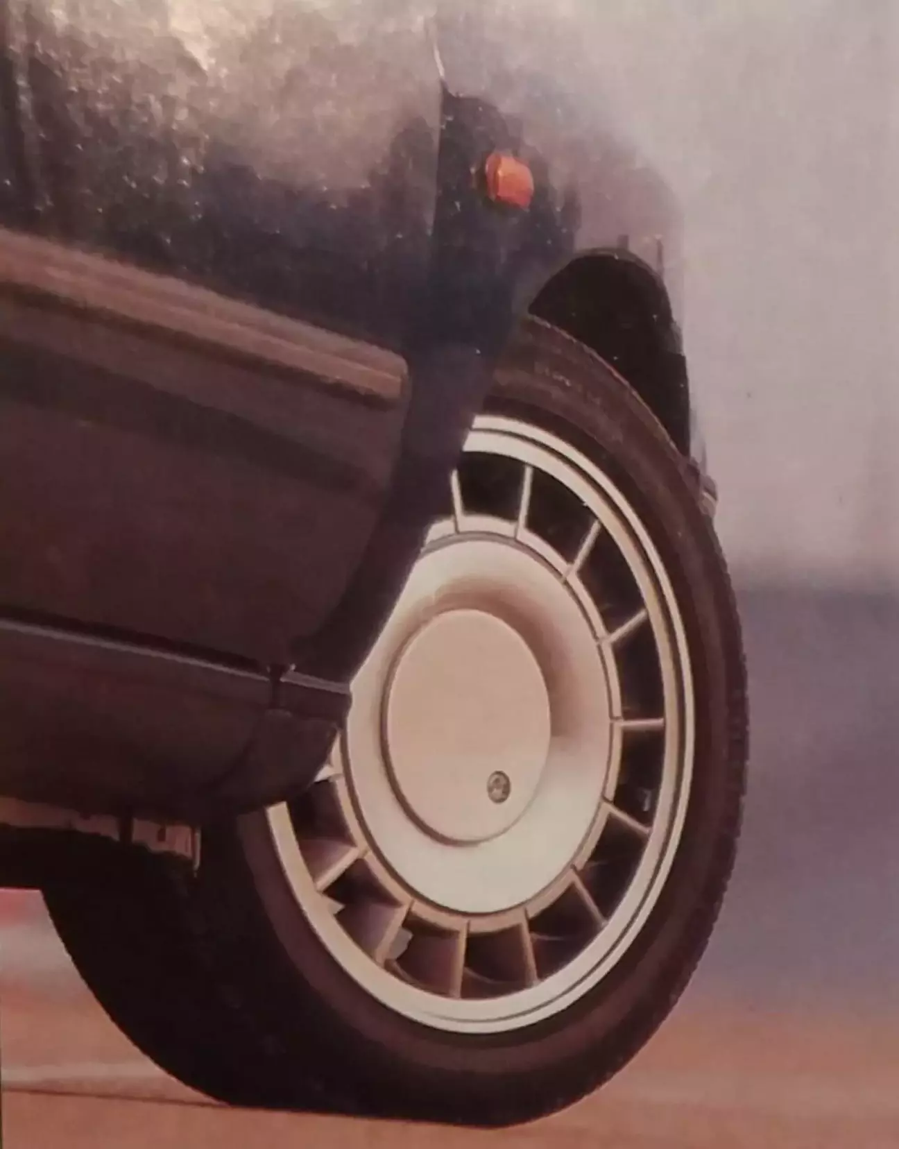 Clio 16 S заслуживал лучшей резины, чем базовые 60-профильные шины Pirelli P4000.