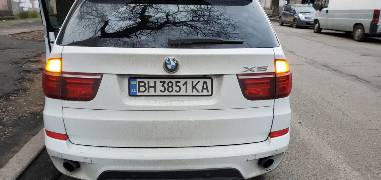 BMW X5 (E70) Доработки:Убираем Америку из машины(повороты из красных в  жёлтые) | DRIVER.TOP - Українська спільнота водіїв та автомобілів.