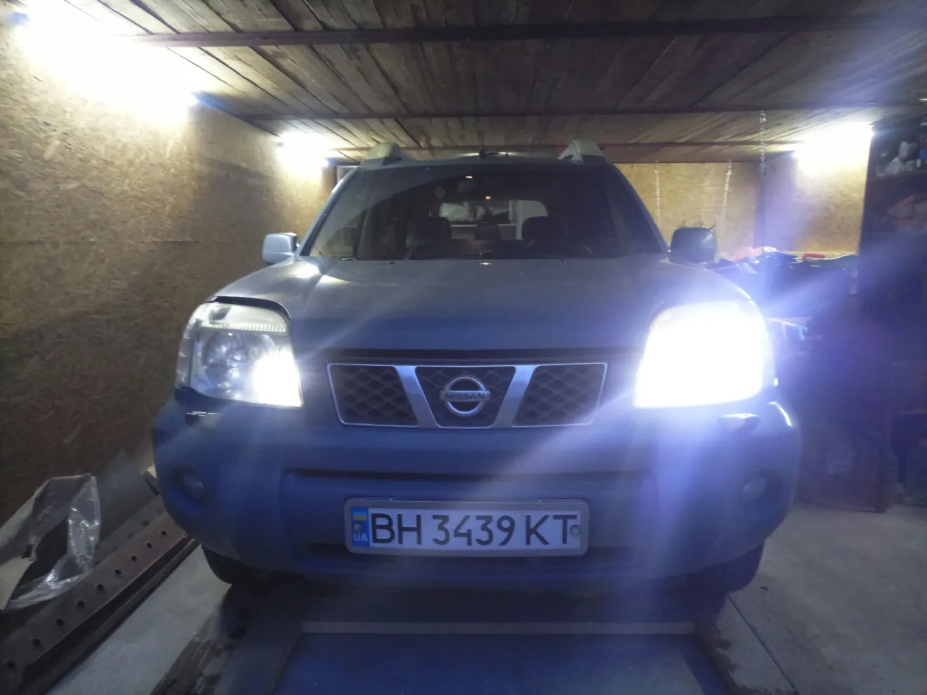 Nissan X-Trail I Замена ламп ближнего света. Ксенон D2S. | DRIVER.TOP -  Українська спільнота водіїв та автомобілів.