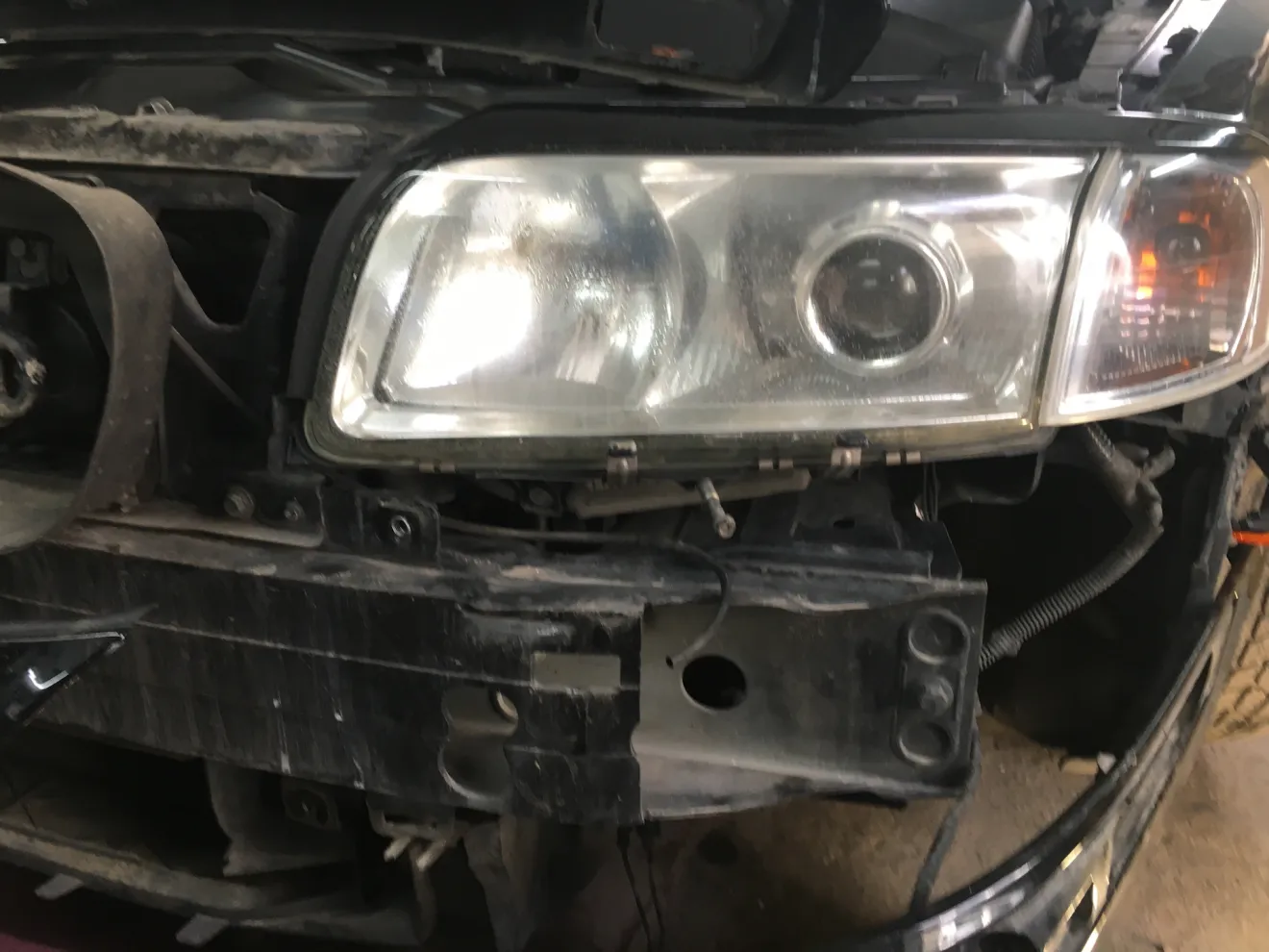 Volvo S40 V40: Headlight Replacement - YouTube