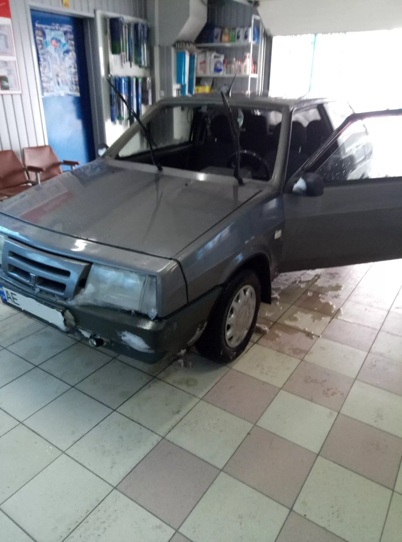 ВАЗ / LADA 2108 Вода в салоне. Течь с под уплотнителя лобового стекла |  DRIVER.TOP - Українська спільнота водіїв та автомобілів.