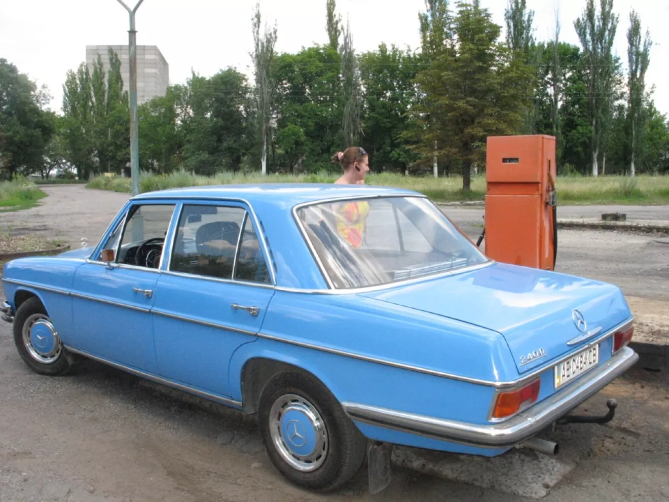 Mercedes-Benz W115 Ретро Мерседес на ретро-заправке | DRIVER.TOP -  Українська спільнота водіїв та автомобілів.