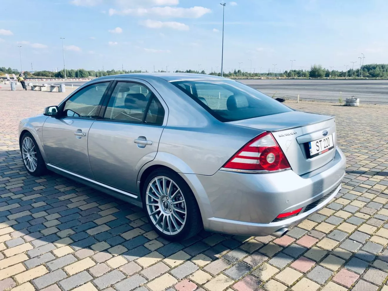 Ford Mondeo III ST220 Перетонировка, покраска внутренной части порогов |  DRIVER.TOP - Українська спільнота водіїв та автомобілів.