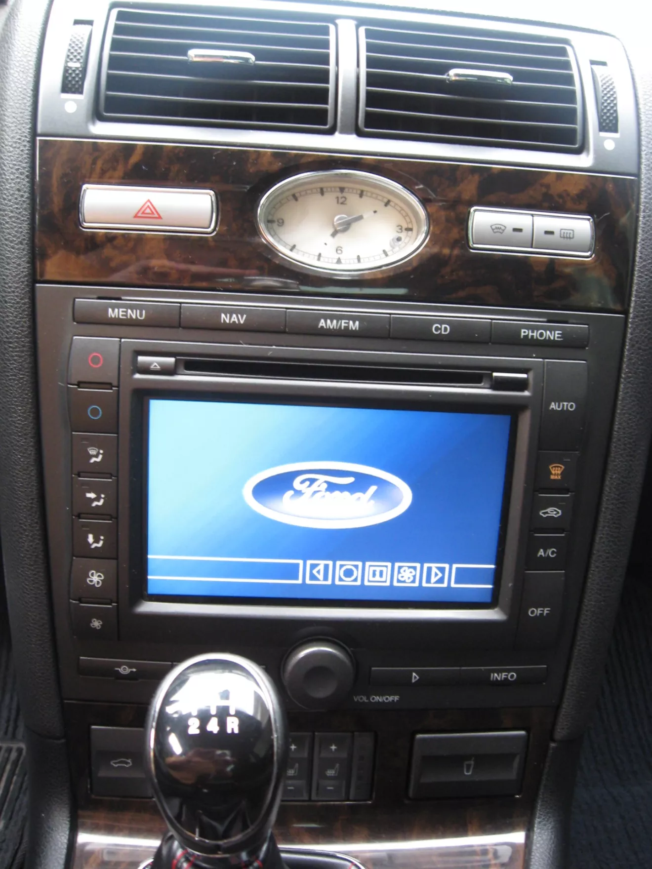 Ford Mondeo III Установка магнитолы Denso Ford DVD Navigations-system  Touchscreen (Part 2) | DRIVER.TOP - Українська спільнота водіїв та  автомобілів.