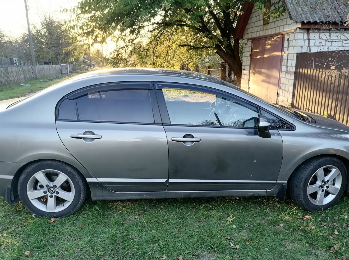 Honda Civic 4D (8G) Привел в порядок ЛКП и фары | DRIVER.TOP - Українська  спільнота водіїв та автомобілів.