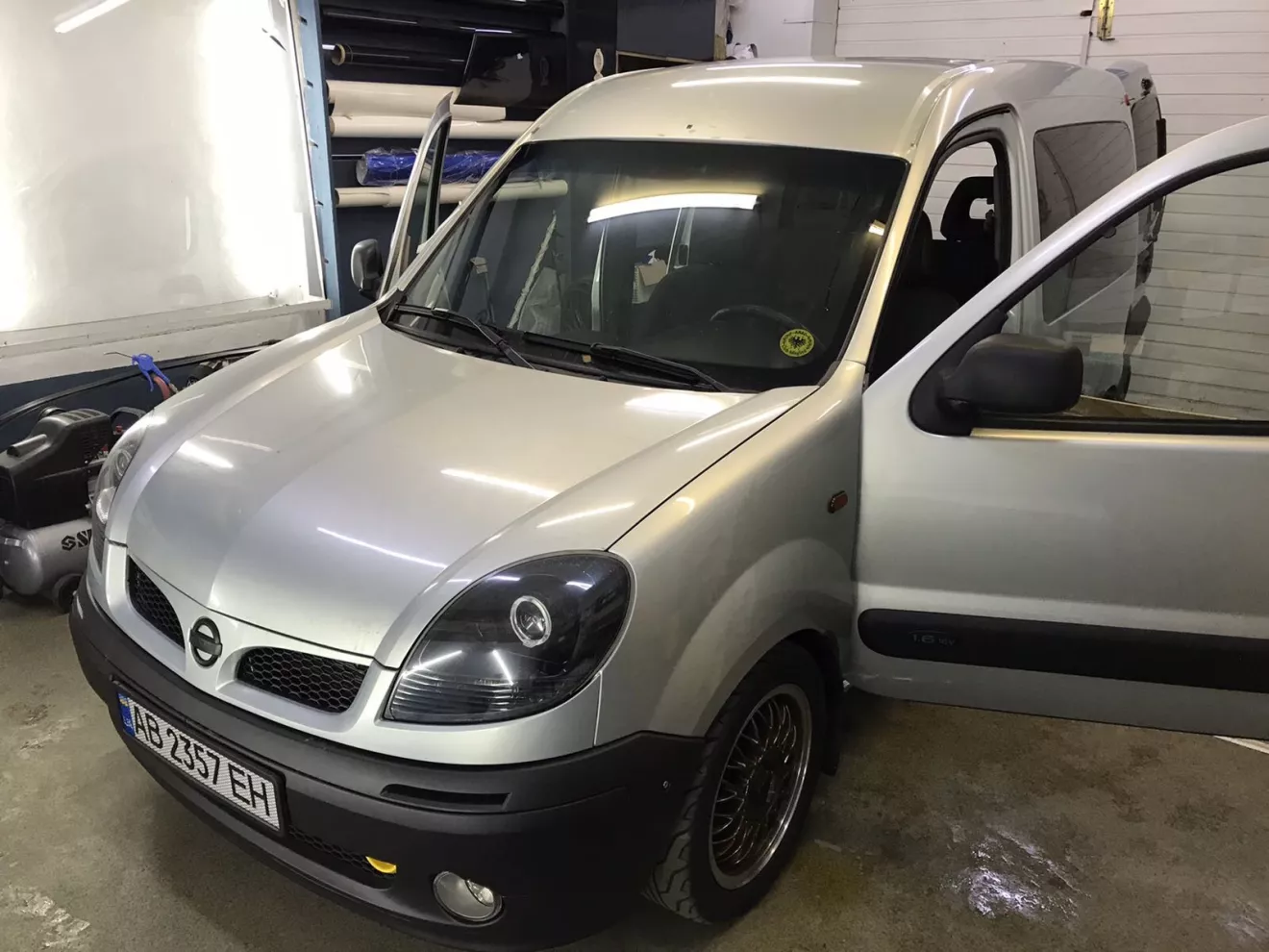 Renault Kangoo (1G) Поклейка крыши пленкой | DRIVER.TOP - Українська  спільнота водіїв та автомобілів.