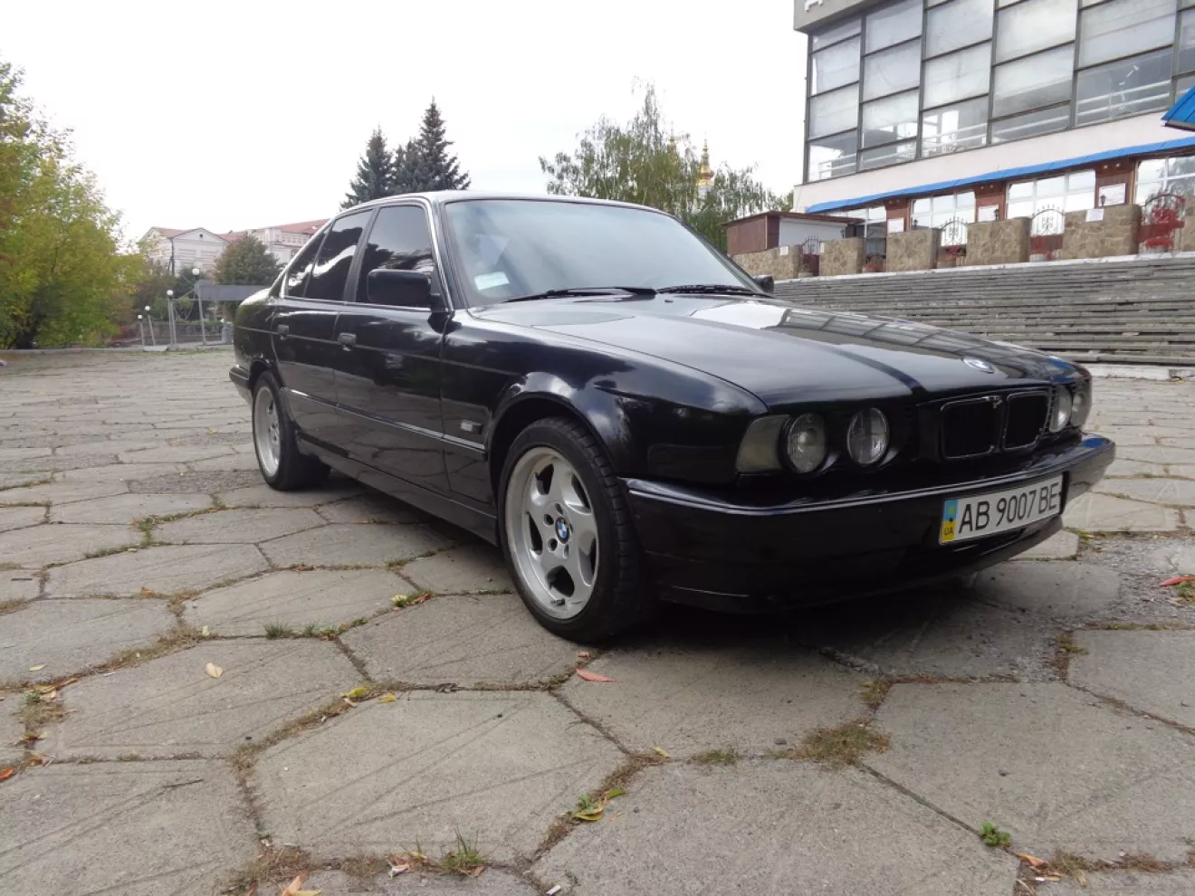 Ян:) Фары Hella Black на bmw e34 своими руками