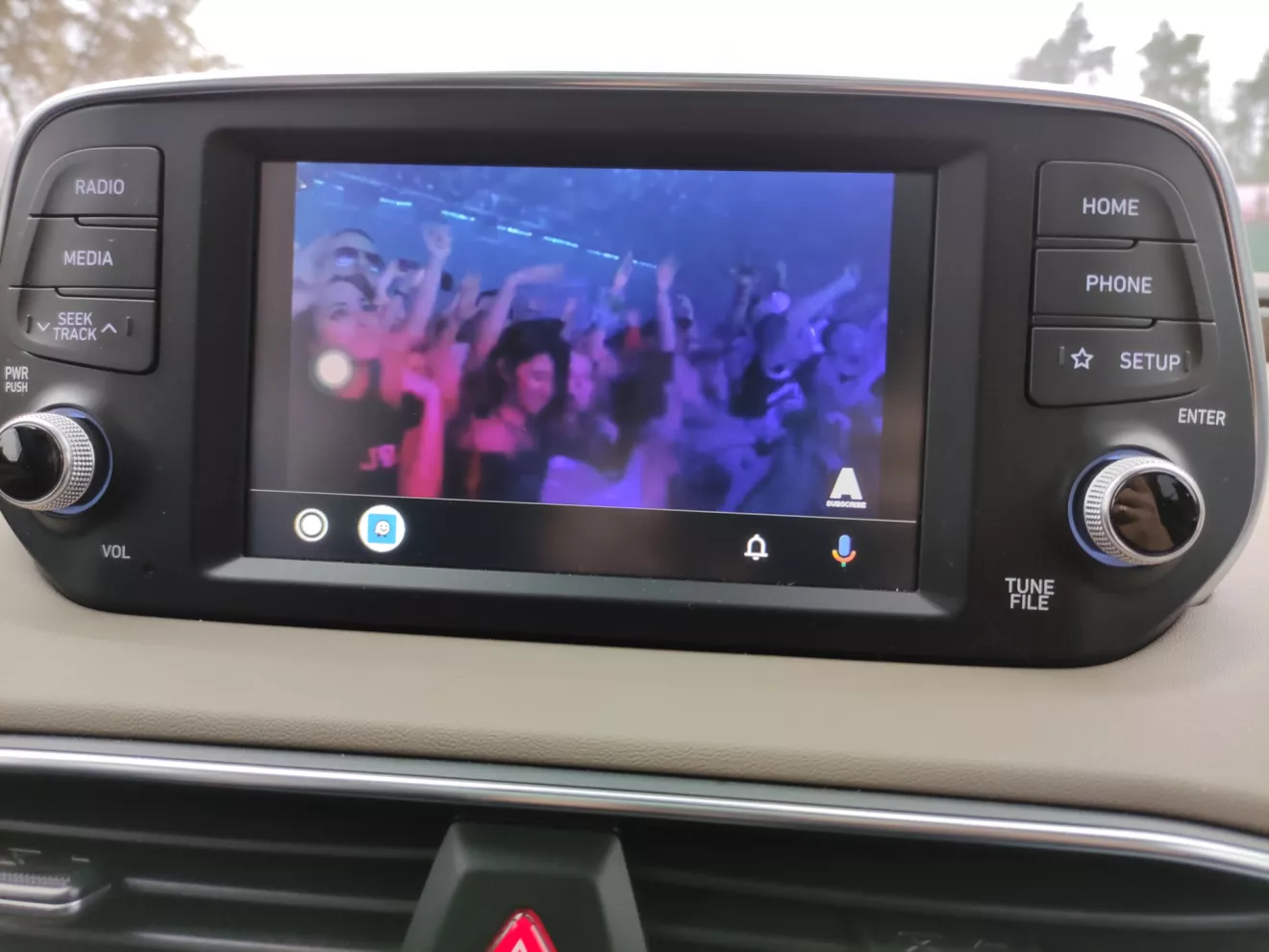 Hyundai Santa Fe (4G) YouTube и другие приложения на штатной магнитоле  через Android Auto | DRIVER.TOP - Українська спільнота водіїв та  автомобілів.