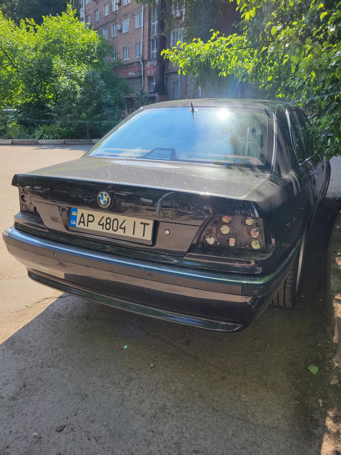 BMW 7 series (E38) Полировка задних фонарей | DRIVER.TOP - Українська  спільнота водіїв та автомобілів.