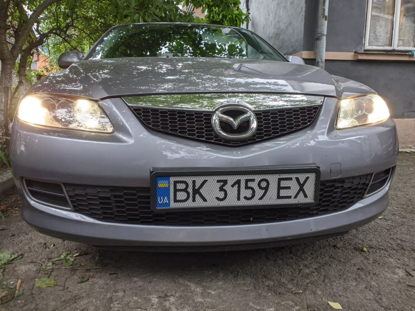 Mazda 6 (1G) Замена ламп ближнего света на самые яркие (без снятия бампера  и фар). | DRIVER.TOP - Українська спільнота водіїв та автомобілів.