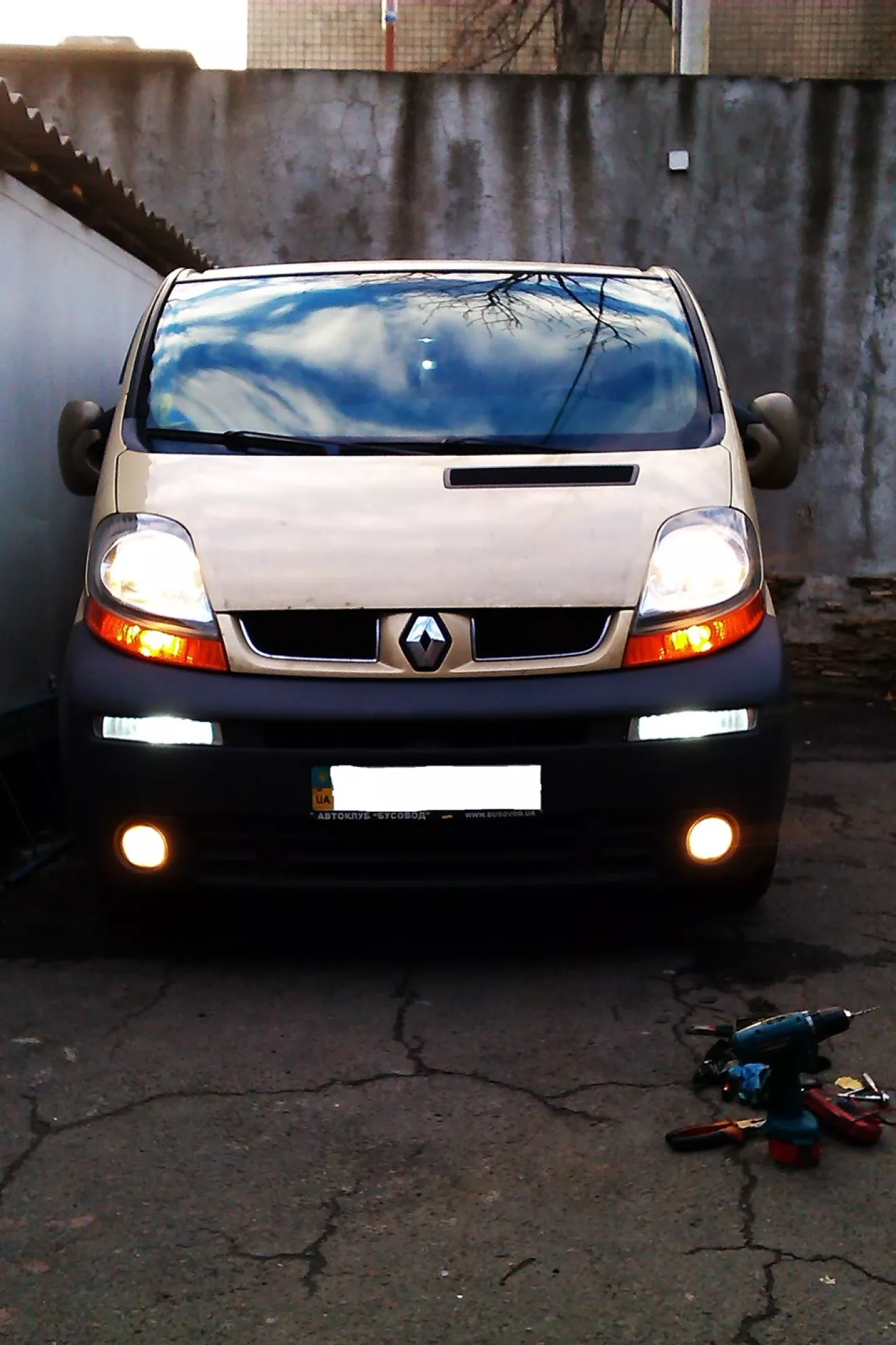 Renault Trafic (2G) Бампер + ДХО | DRIVER.TOP - Українська спільнота водіїв  та автомобілів.