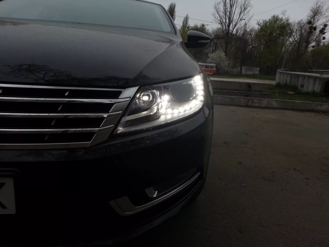 Volkswagen Passat CC Установка оригинальных фар с LED ДХО и адаптивным  ксеноном, добавил подробности | DRIVER.TOP - Українська спільнота водіїв та  автомобілів.