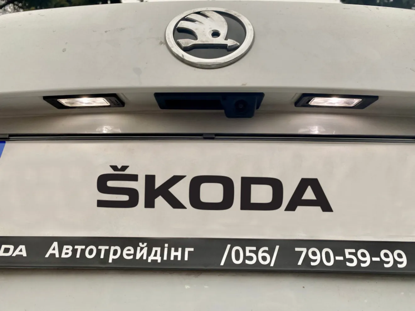 Skoda Rapid (1G) Камера заднего с динамическими линиями траектории. Часть  1. Установка и подключение | DRIVER.TOP - Українська спільнота водіїв та  автомобілів.