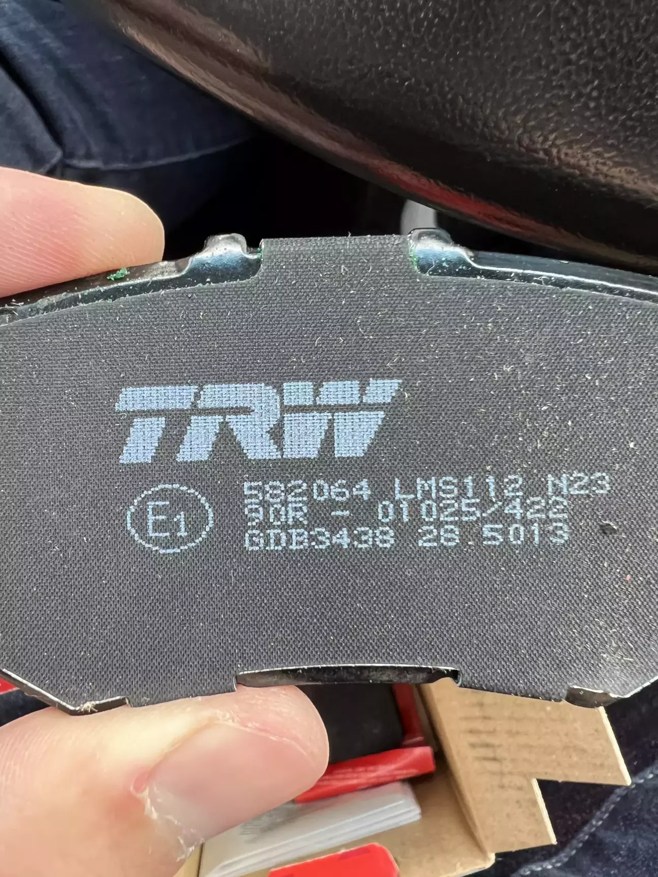 Колодки зроблені якісно, мають гарну противоскрипну пластину як на OEM колодках.