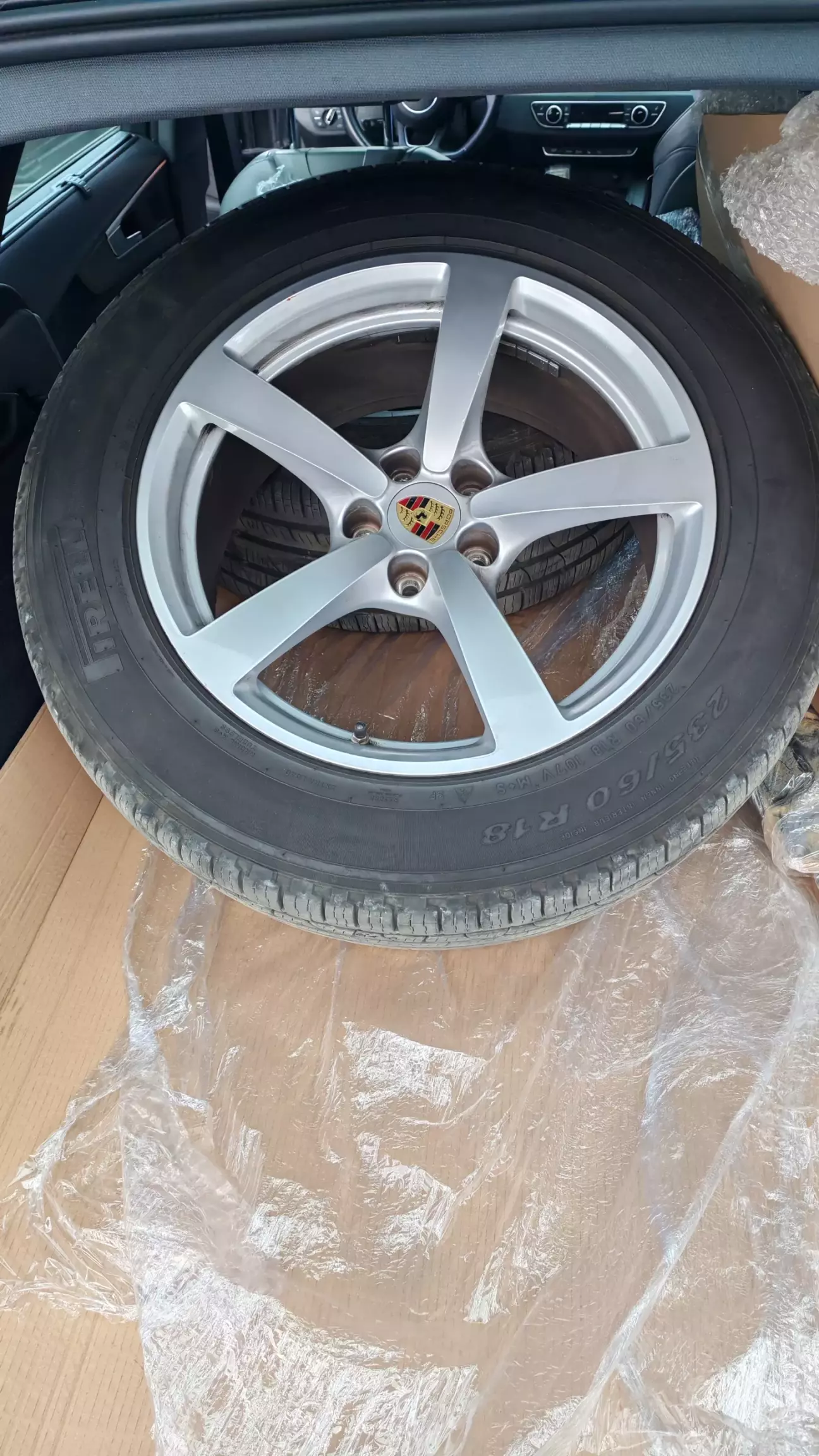 Диски приїхали разом із гумою зі славетного міста Львів і ледь запхались в робочий обсяг Сарая