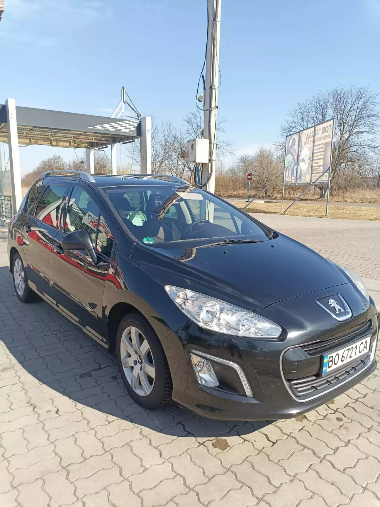 Фоток після мийки, а так вона вічно брудна, всіма улюблений чорний колір :D