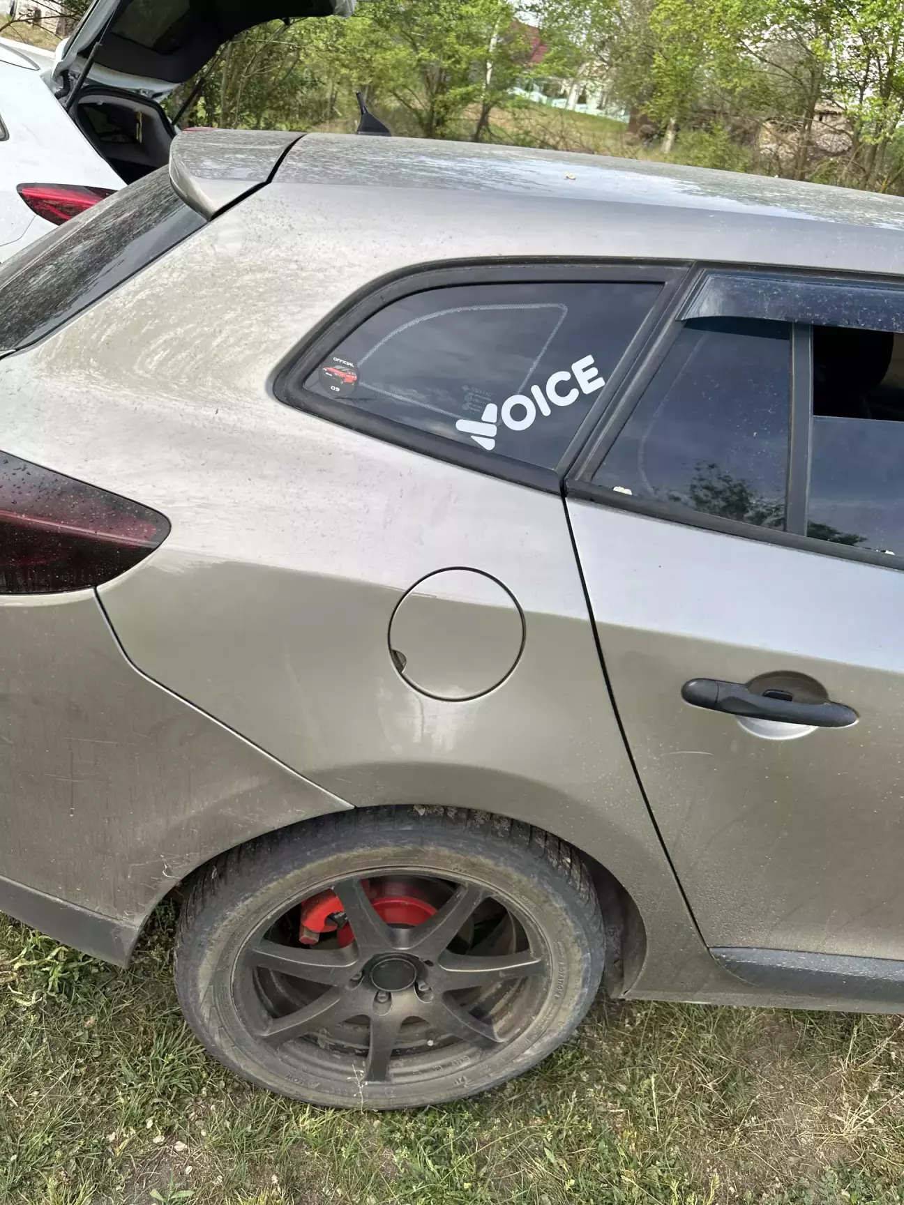 А тут привіт летить VOICE car audio