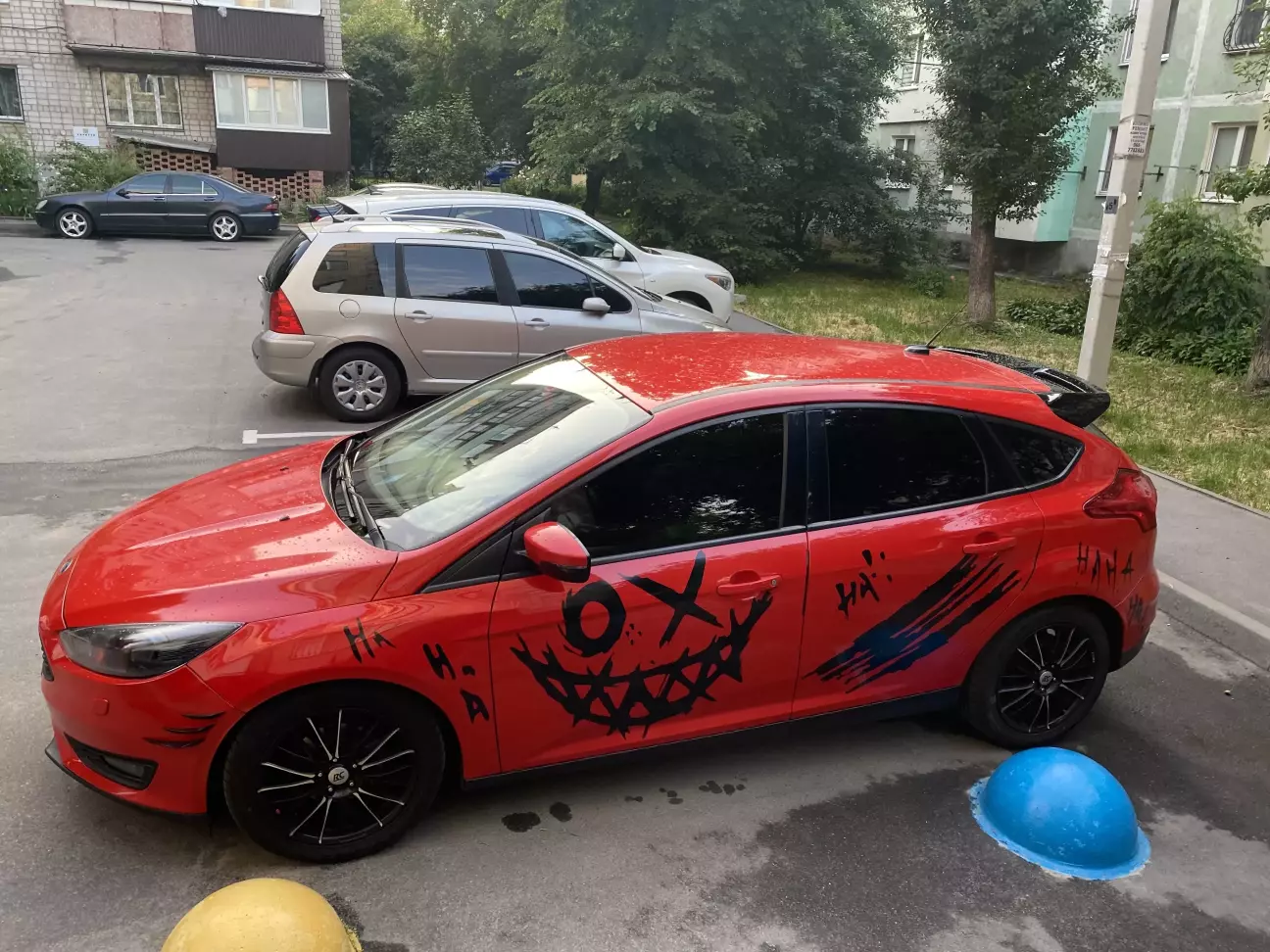 Тепер я вже не двічі обертаюся, коли йду від авто, а тричі точно 😍😇