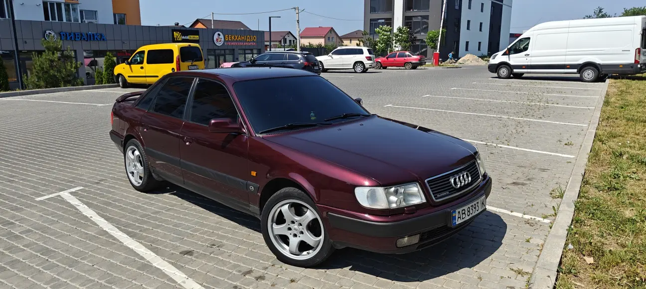 Audi 100