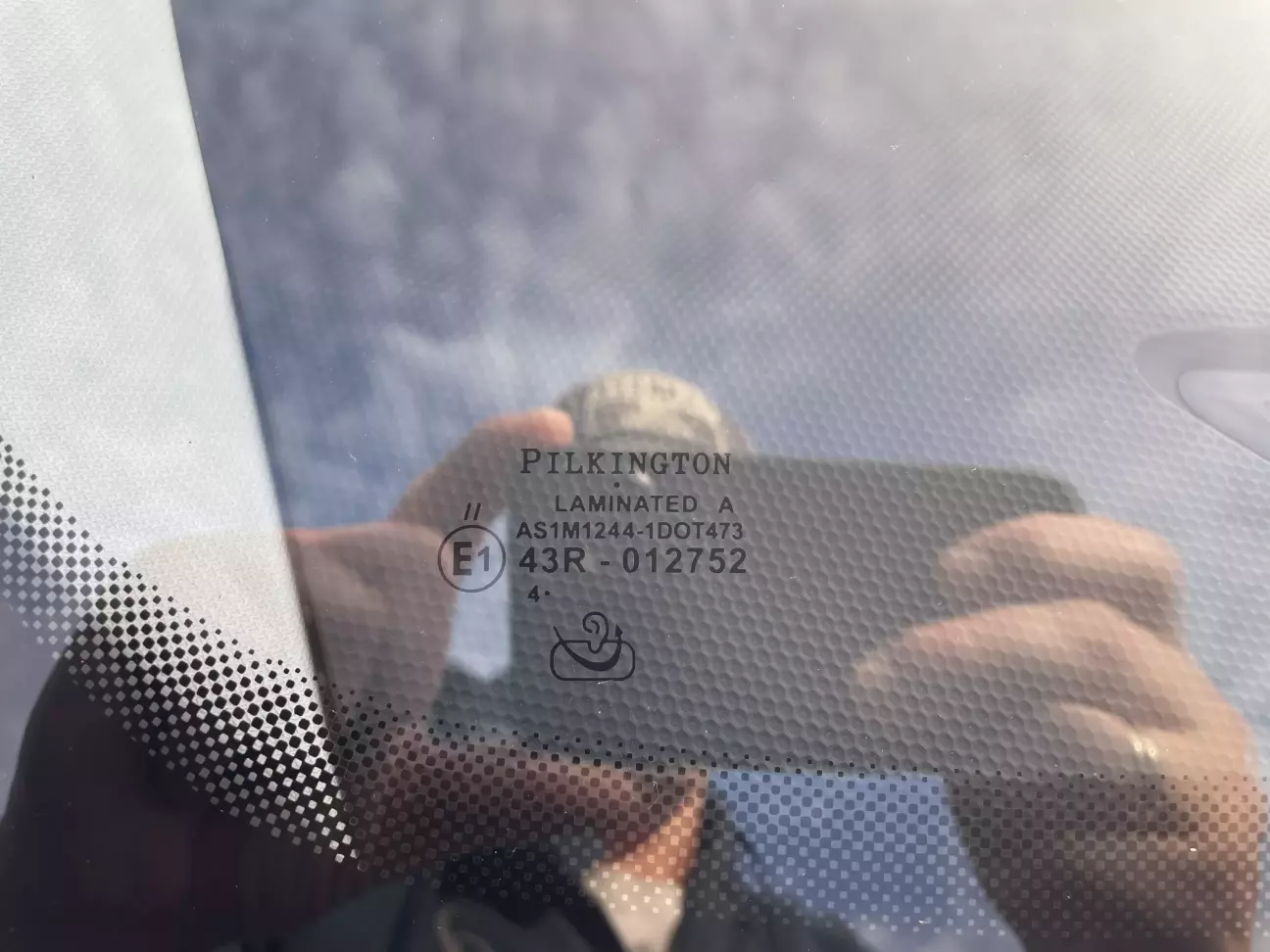 Нове скло, вклеїли майстри в Дніпрі