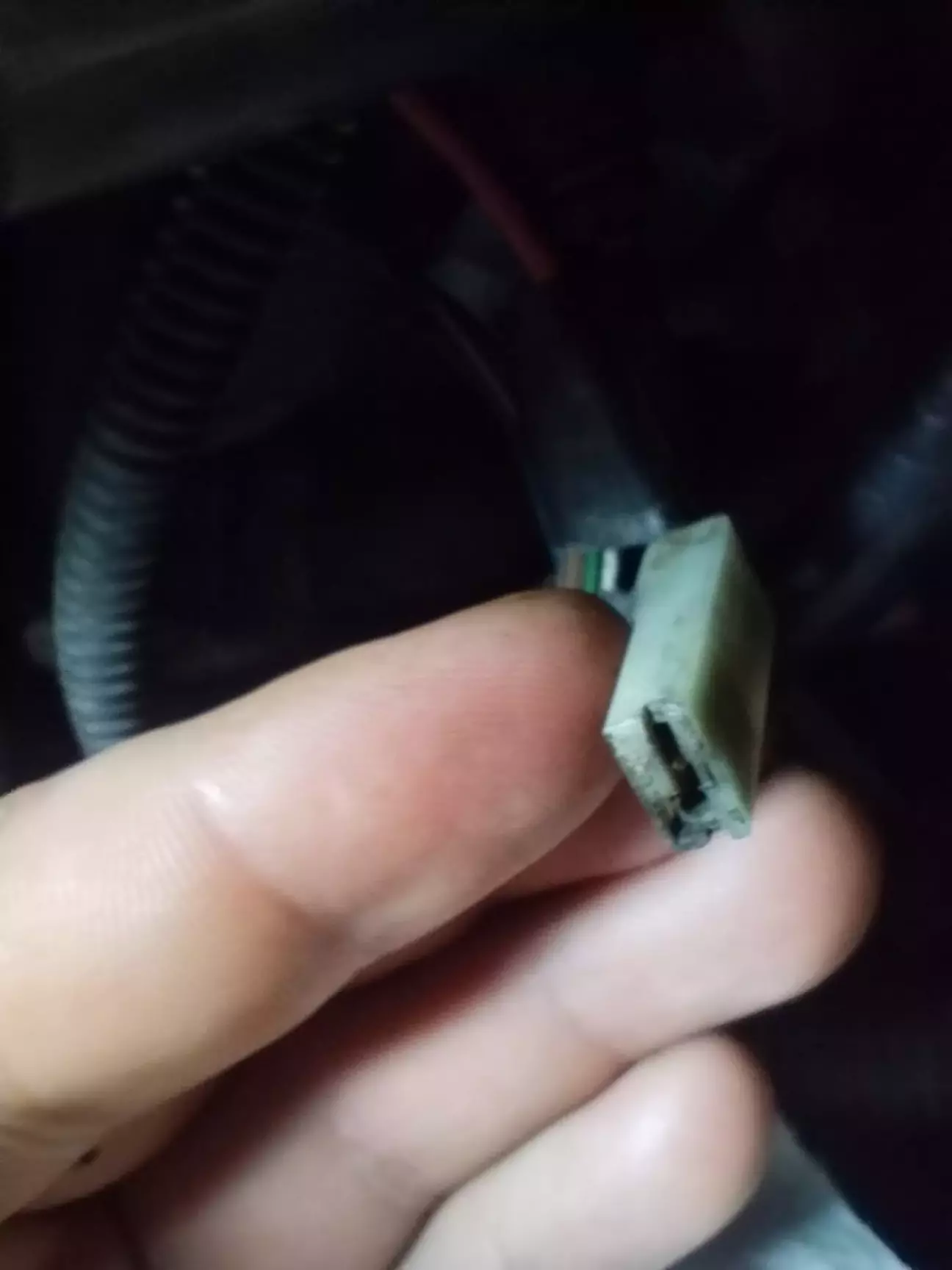 Невідомий роз’єм на косі проводів РХХ і ДПДЗ.