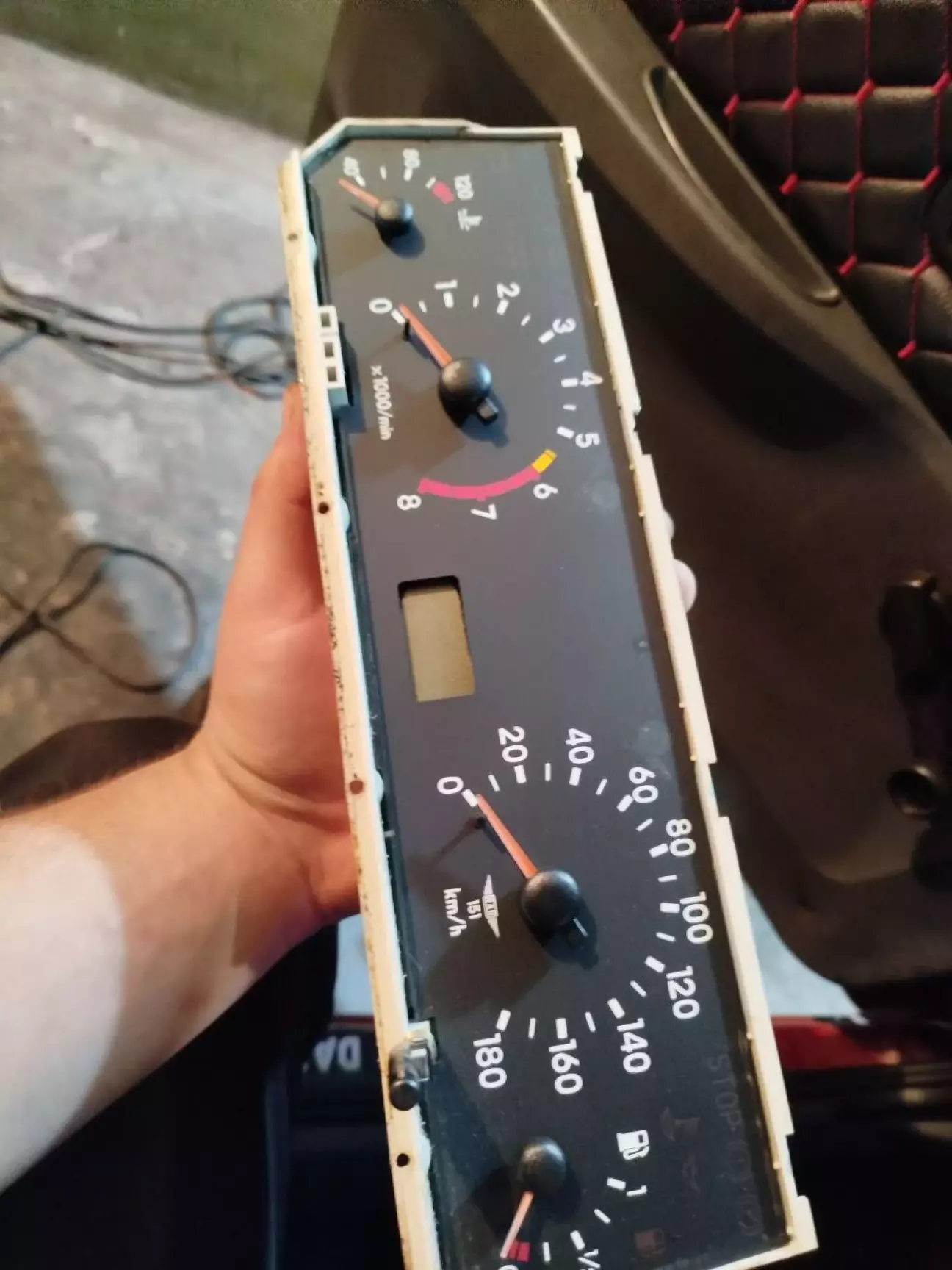 Готово, заразом протер від пилу та плям