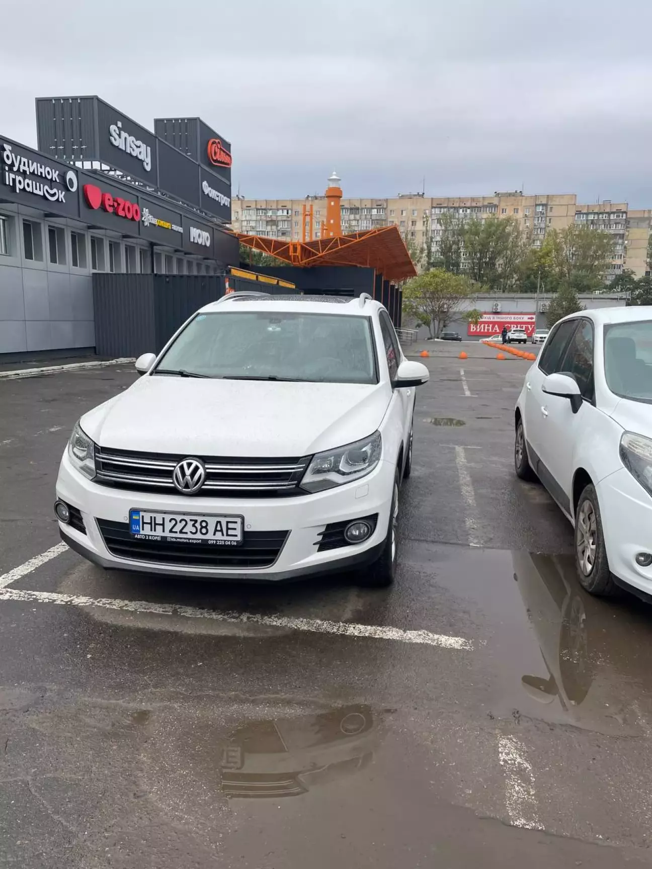 Вот тут клин поймала, та і оставили