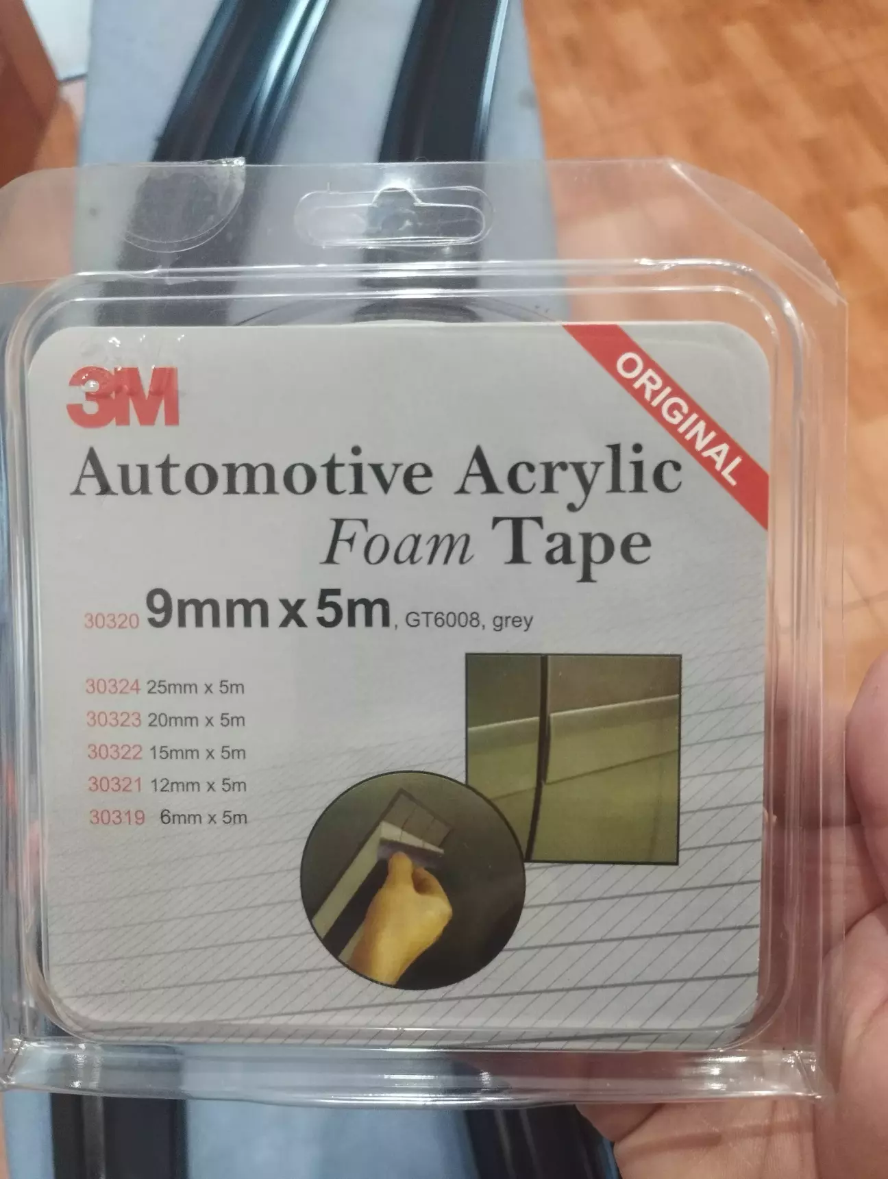 Вспененный 3М скотч будет получше