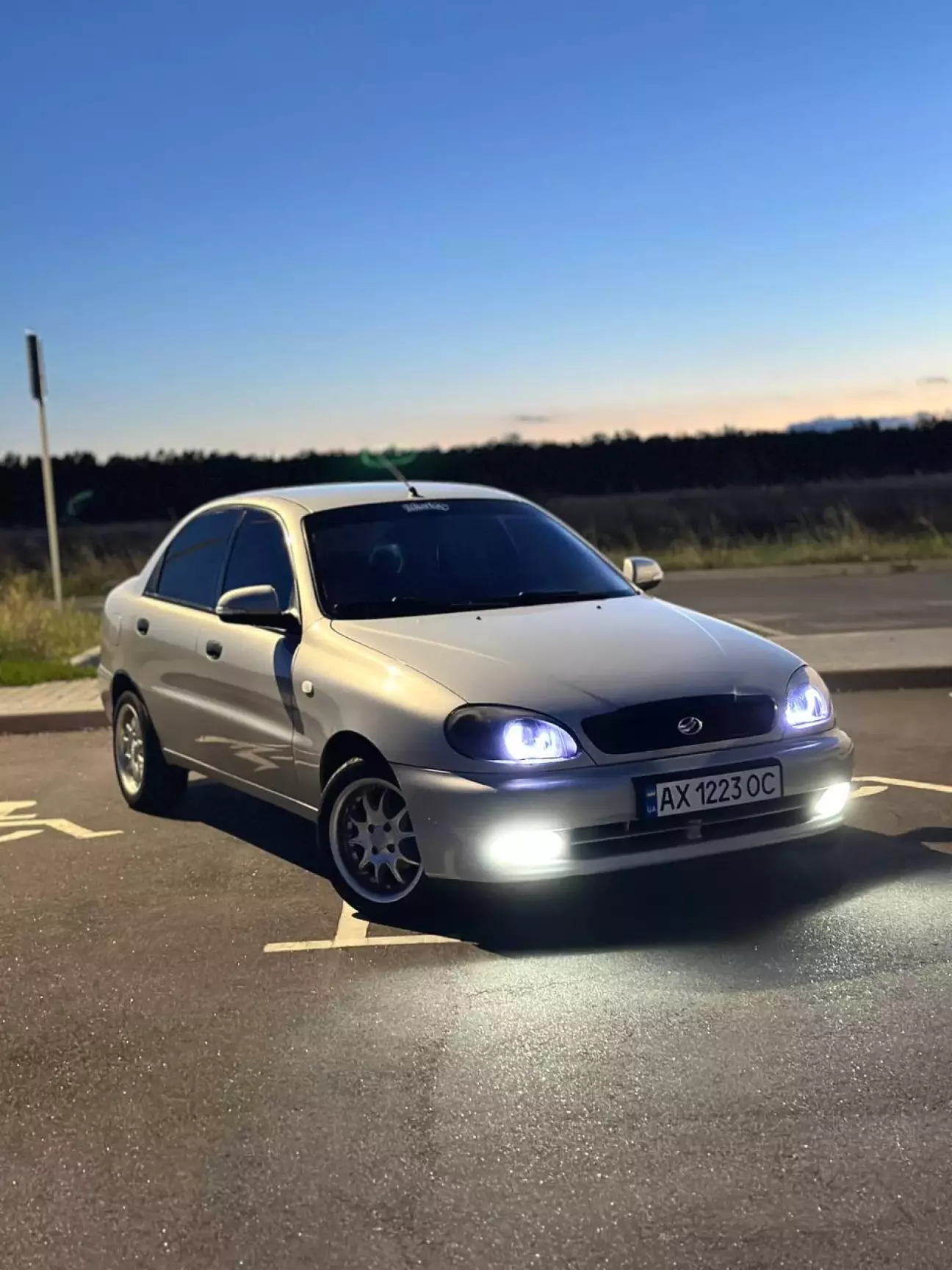 По классике не много фоток отмытой и пахучей машины :)