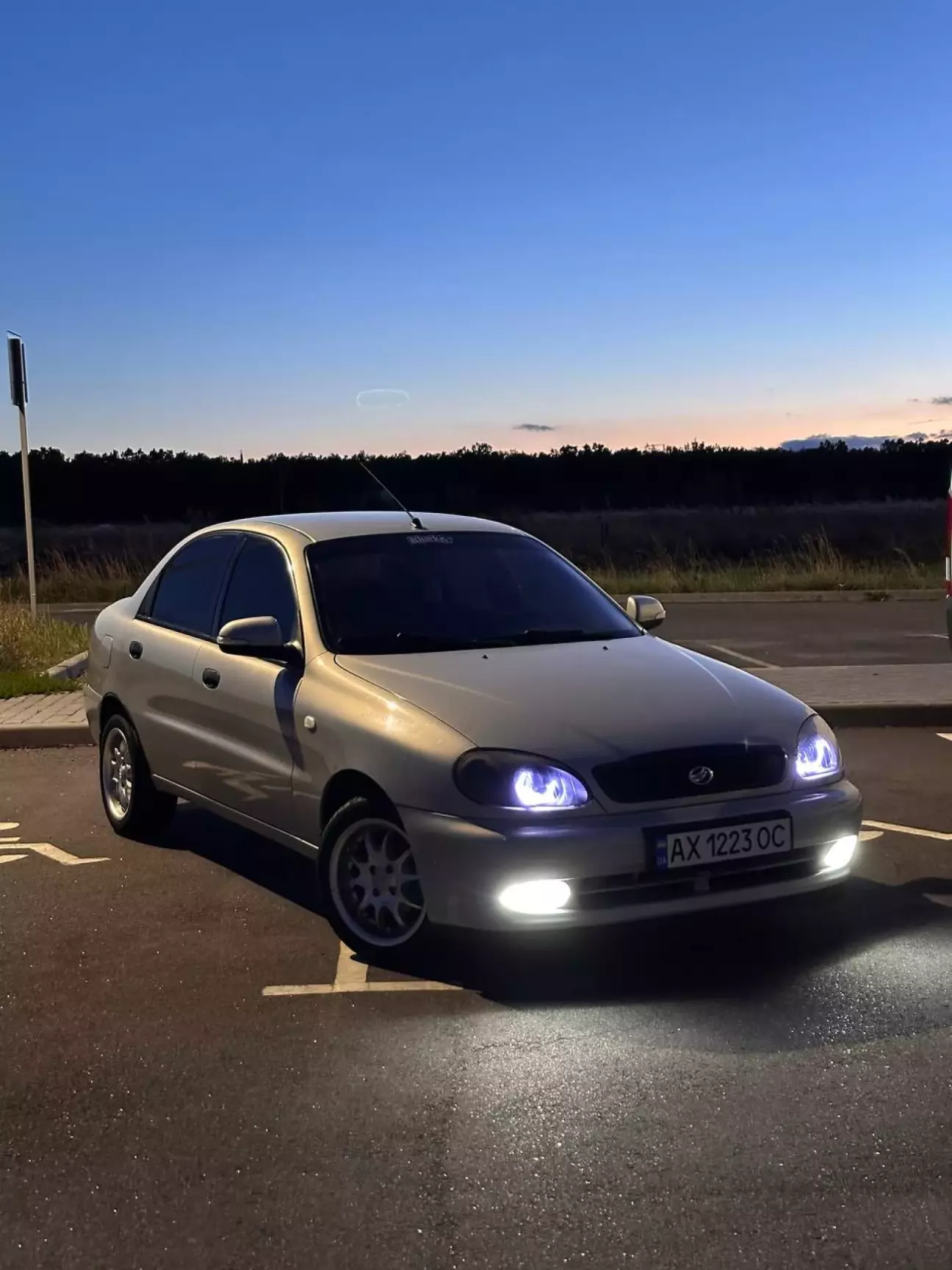 По классике не много фоток отмытой и пахучей машины :)